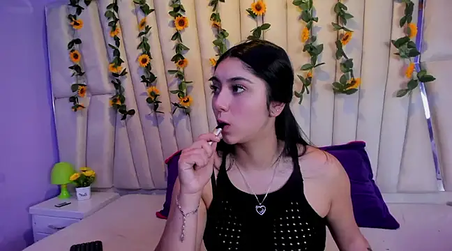 Lucy Anall  online show from 15, 2, 2025