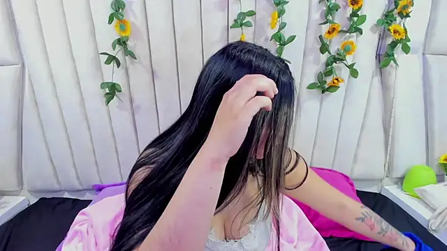 Lucy Anall  online show from 9, 9, 2025