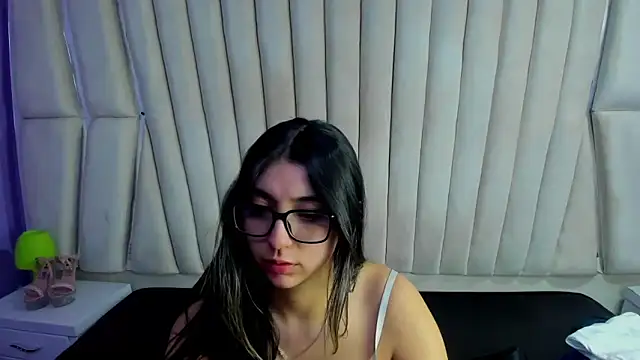 Lucy Anall  online show from 3, 3, 2026