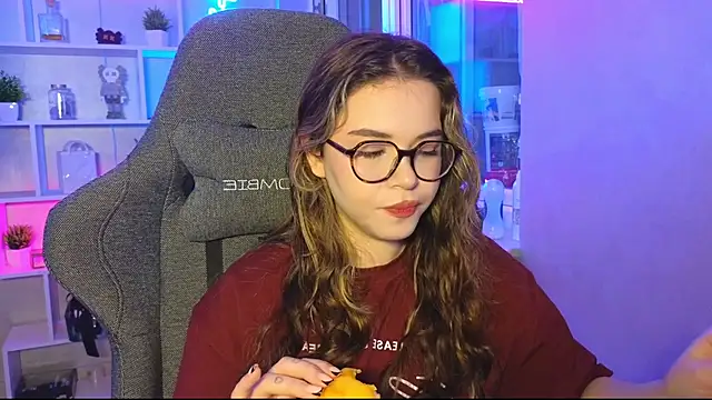 CutiePie3 online show from 7, 10, 2025