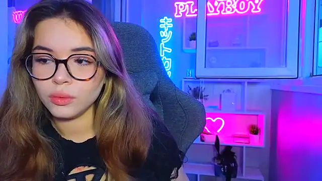 CutiePie3 online show from 6, 10, 2025