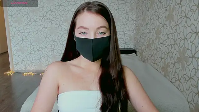 Lissa Cristal online show from 8, 4, 2026