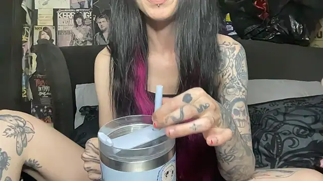 MissMidnightUK online show from 5, 6, 2026