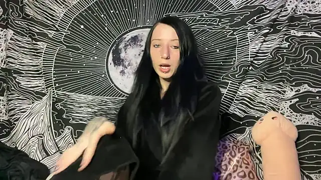 MissMidnightUK online show from 17, 9, 2025