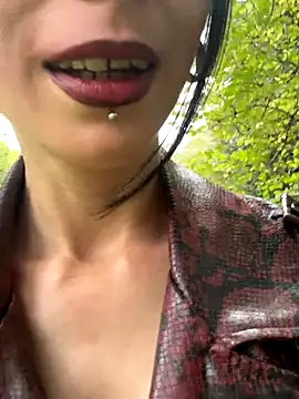 MissMidnightUK online show from 24, 9, 2025