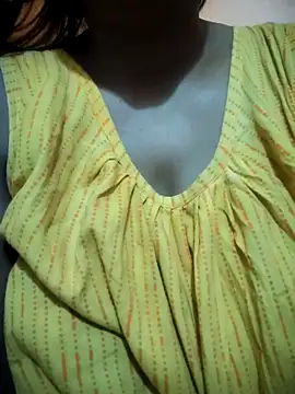 Snapshot of Hot-Anuska chatting on 23, 10, 2025 Hot-Anuska online show from 23, 10, 2025