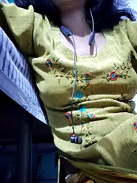 Snapshot of Hot-Anuska chatting on 10, 9, 2025 Hot-Anuska online show from 10, 9, 2025