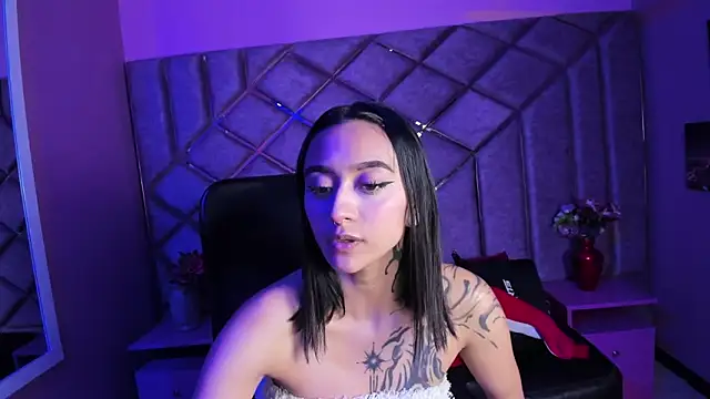 Miaa Thopmson online show from 9, 9, 2025