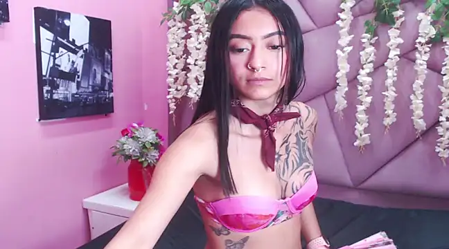 Miaa Thopmson online show from 20, 3, 2025