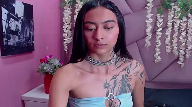 Miaa Thopmson online show from 19, 3, 2025