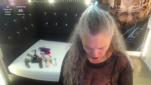 miisevvie  online show from 1, 12, 2025