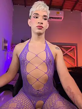 Cherry zayden  online show from 26, 4, 2026