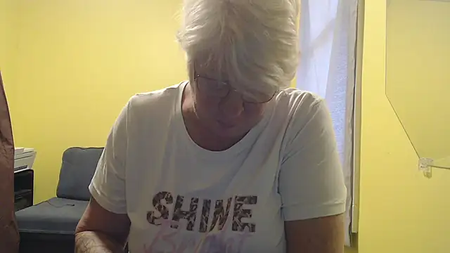 canadiancougar1965 online show from 20, 11, 2025