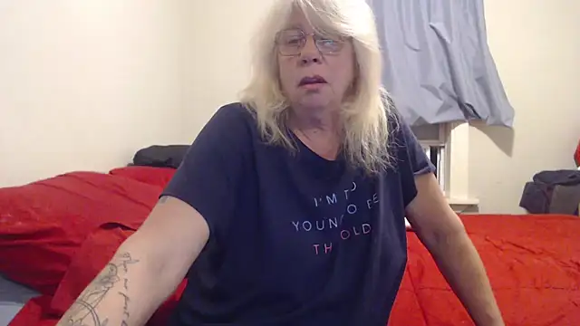 canadiancougar1965 online show from 4, 12, 2024