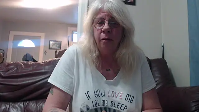 canadiancougar1965 online show from 16, 2, 2025