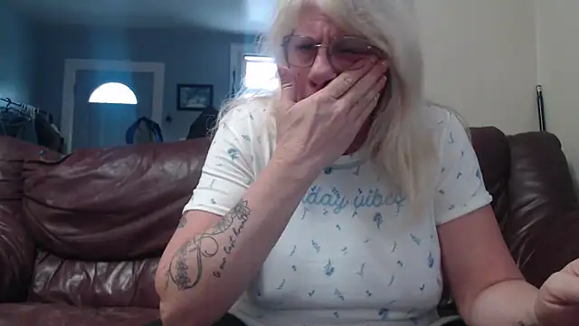 canadiancougar1965 online show from 2, 3, 2025