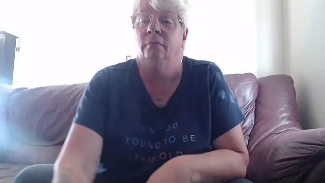 canadiancougar1965 online show from 15, 10, 2025