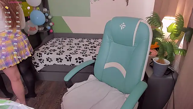 sophie  lee online show from 25, 9, 2025