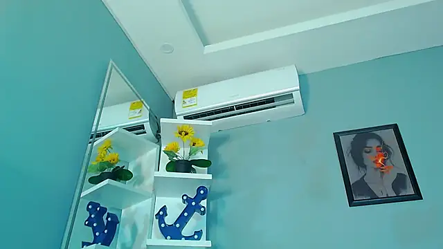 zoey-fox online show from 6, 10, 2025