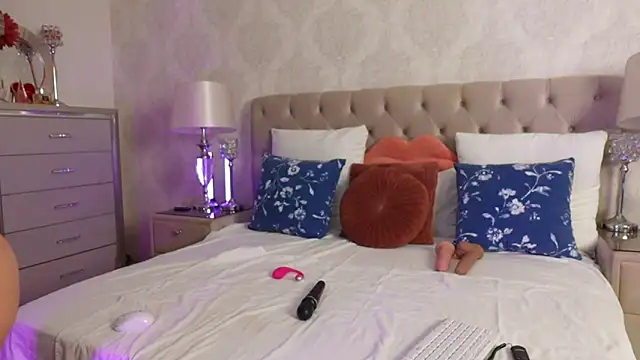 AnnaKarinaX online show from 4, 3, 2026