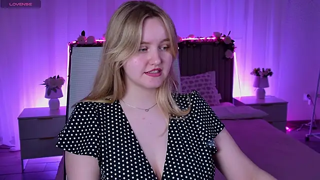 Snapshot of KellyPoter chatting on 4, 6, 2026 KellyPoter online show from 4, 6, 2026