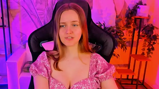 Snapshot of KellyPoter chatting on 4, 2, 2025 KellyPoter online show from 4, 2, 2025