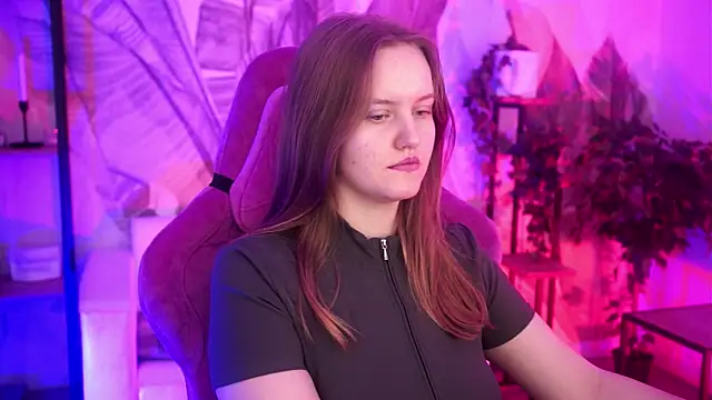 Snapshot of KellyPoter chatting on 19, 10, 2025 KellyPoter online show from 19, 10, 2025