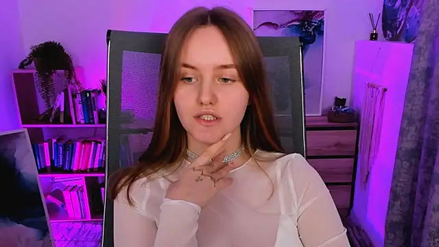 Snapshot of KellyPoter chatting on 20, 2, 2025 KellyPoter online show from 20, 2, 2025