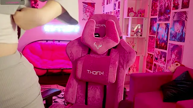 Snapshot of KellyPoter chatting on 11, 10, 2025 KellyPoter online show from 11, 10, 2025