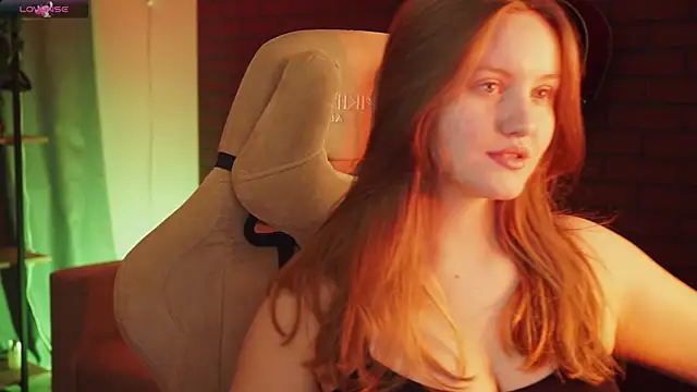 Snapshot of KellyPoter chatting on 25, 10, 2025 KellyPoter online show from 25, 10, 2025