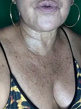 Kasandra Ho online show from 26, 10, 2025