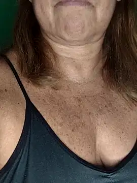 Kasandra Ho online show from 11, 11, 2025