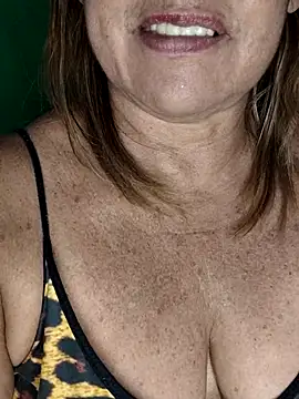 Kasandra Ho online show from 25, 9, 2025