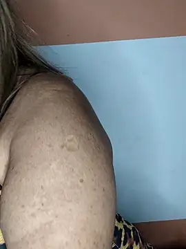 Kasandra Ho online show from 15, 9, 2025