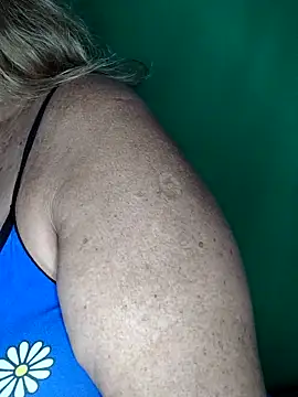 Kasandra Ho online show from 5, 11, 2025