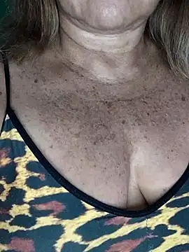 Kasandra Ho online show from 12, 10, 2025