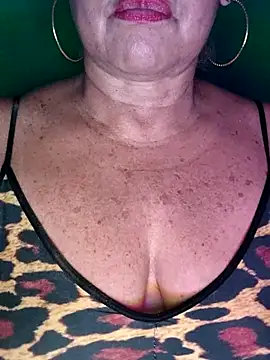 Kasandra Ho online show from 24, 11, 2025