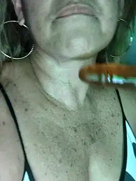 Kasandra Ho online show from 4, 4, 2026