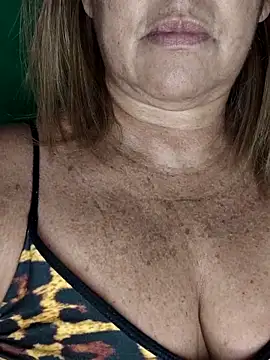 Kasandra Ho online show from 3, 10, 2025