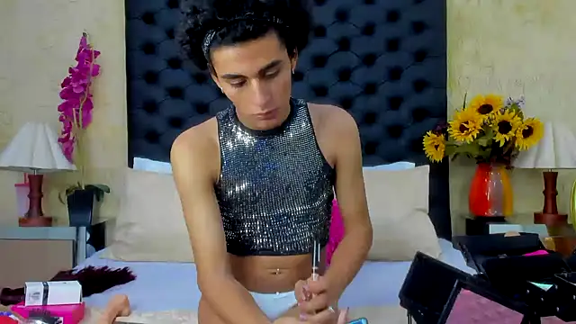 NahomiWhitel online show from 17, 9, 2025