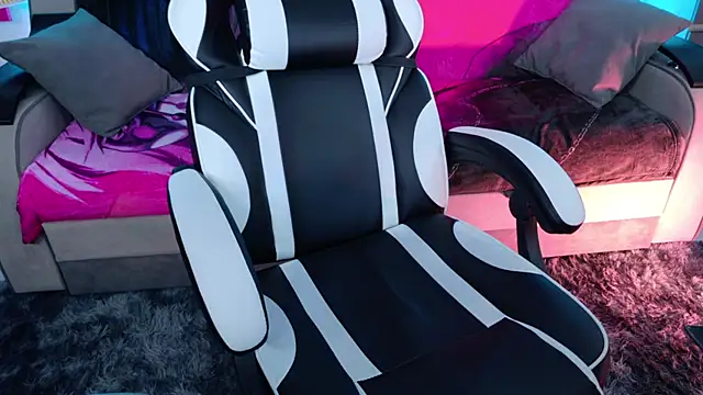 Aurora Natsuki online show from 23, 11, 2025