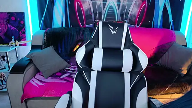 Aurora Natsuki online show from 1, 12, 2025