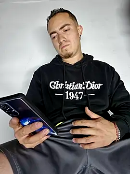 dragon1006 online show from 4, 10, 2025