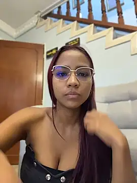 Snapshot of LucyLeah chatting on 4, 6, 2026 LucyLeah online show from 4, 6, 2026