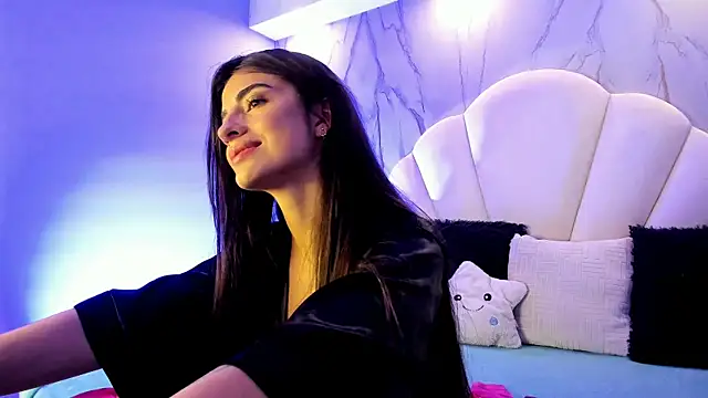 Megga Bluee online show from 4, 3, 2025