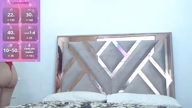 CorinaSmith28 online show from 10, 4, 2026