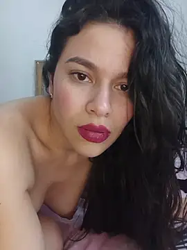 CorinaSmith28 online show from 11, 6, 2026