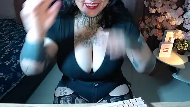 Snapshot of sherly_tattosss chatting on 25, 1, 2025 sherly tattosss online show from 25, 1, 2025