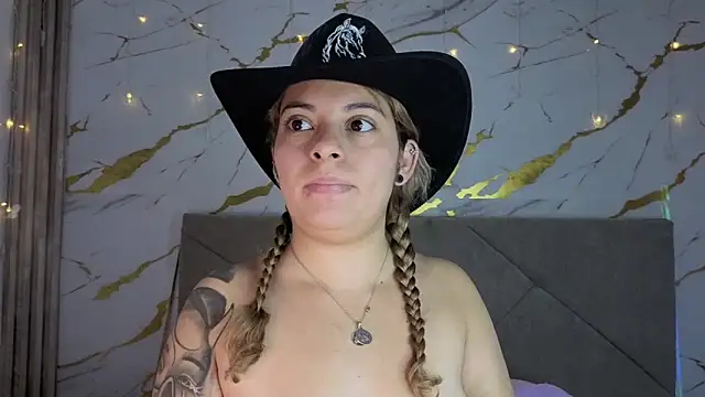 agatha 97  online show from 27, 9, 2025