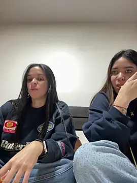 Snapshot of daniniescobarr chatting on 3, 3, 2026 daniniescobarr online show from 3, 3, 2026